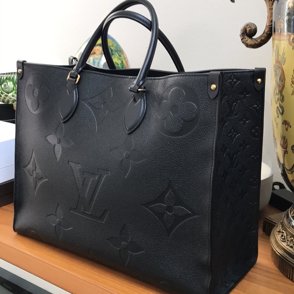 Authentic Louis Vuitton Black All Leather Large tote Bag. On the go LIKE NEW!! - Picture 5 of 17